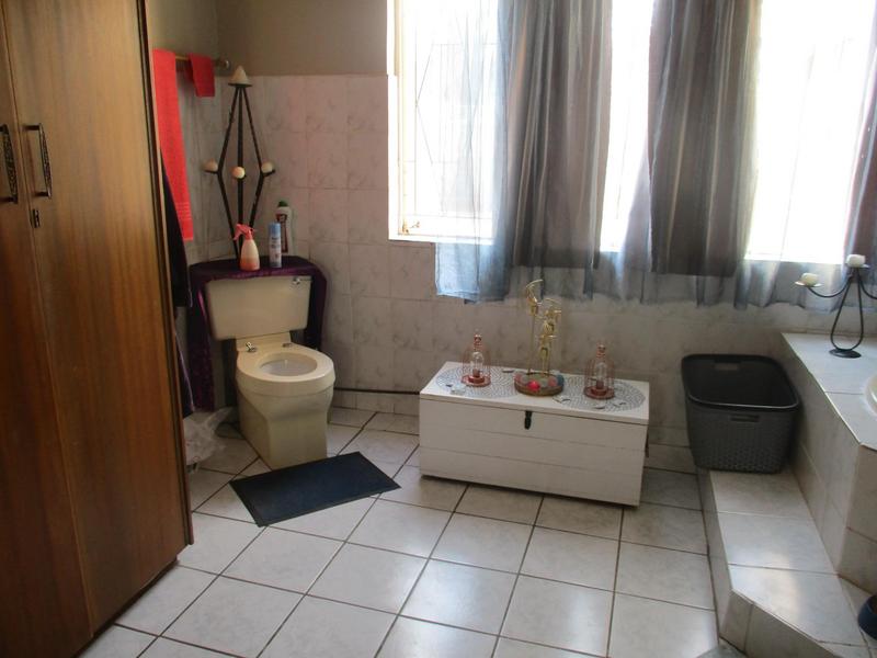 4 Bedroom Property for Sale in Hospitaalpark Free State